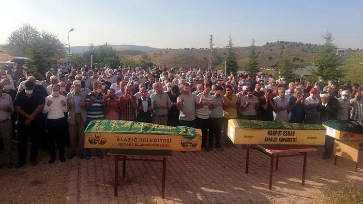 Cenaze dönüşü kazada ölen 3 kardeş son yolculuklarına uğurlandı