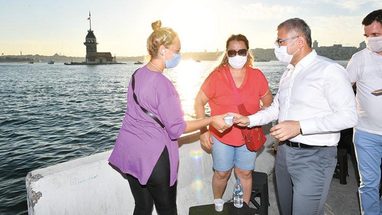 Üsküdar sahilinin yeni sloganı: 'Çekirdek yeme, dondurma ye'