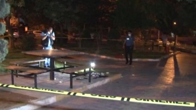 Ailesiyle parkta otururken silahlı saldırıya uğrayan şahıs hayatını kaybetti