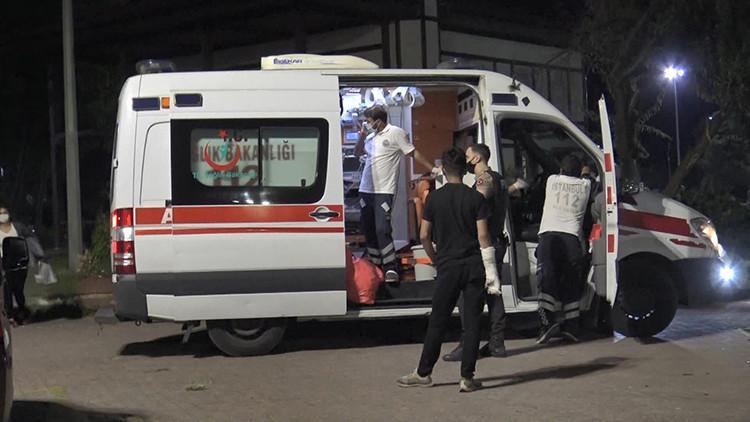 Avcılar'daki kavgada iki genç bıçaklanarak, yaralandı