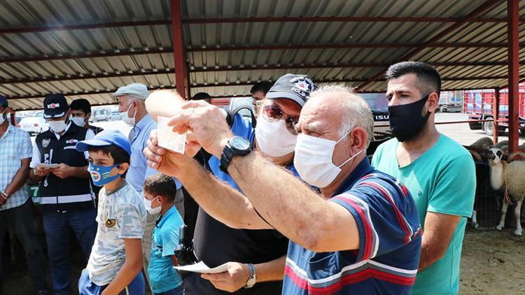 Polisten kurbanlık satıcılarına sahte para uyarısı