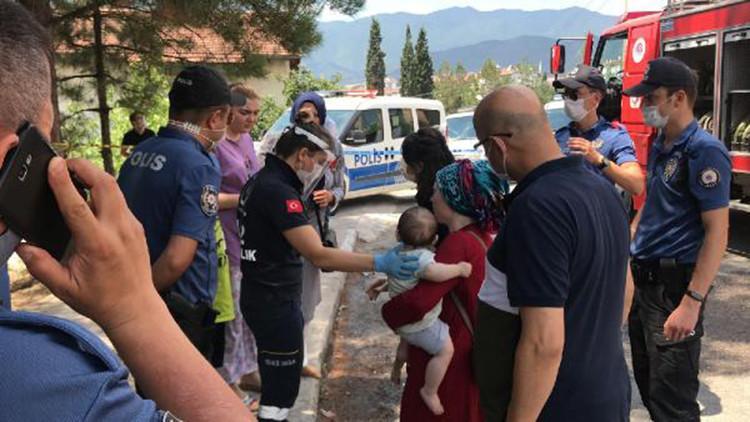 Yangında dumandan etkilenen 7 kişi hastaneye kaldırıldı