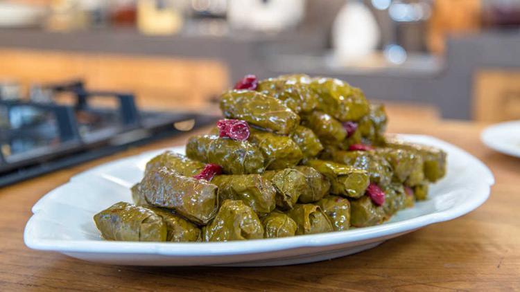 Vişneli yaprak sarma nasıl yapılır? Vişneli yaprak sarma tarifi