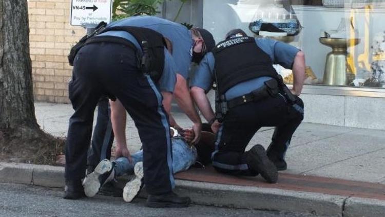ABD’de 15 yaşındaki bisikletli gence polis şiddeti