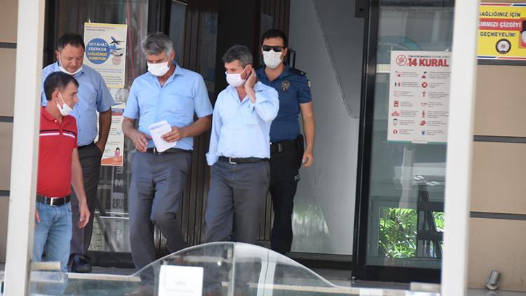Otobüs şoförü, trafik tartışmasında satırla yaralandı