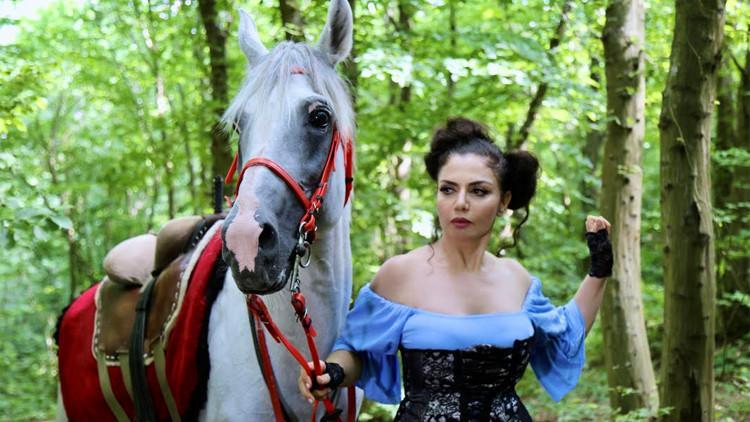 Opera sanatçısı Serap Çiftçi’den “Kayıp Hece”