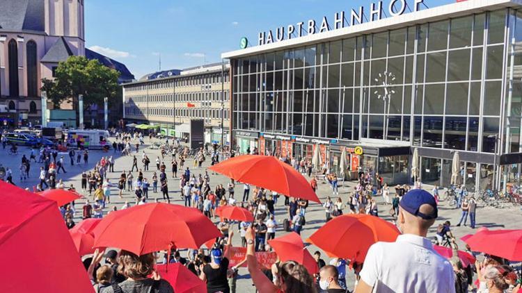 Almanya’da genelev çalışanlarından Covid-19 protestosu