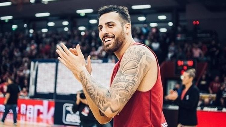 Mahir Agva, Pınar Karşıyaka’da!