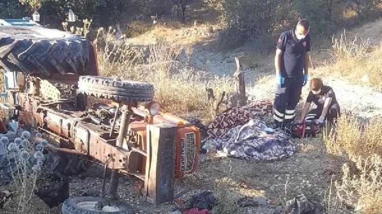 Devrilen traktörün altında kalan karı- koca öldü