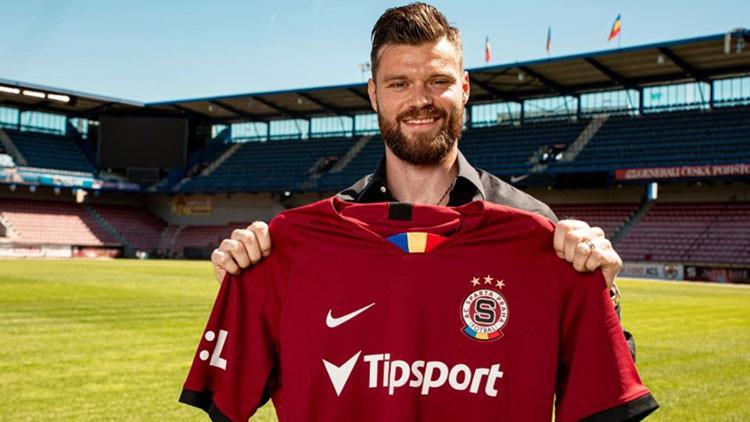 Son Dakika | Antalyaspor'dan ayrılan Celustka, Sparta Prag'a imza attı!