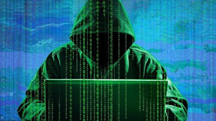 Ünlülerin Twitter hesaplarını ele geçiren korsanlar tutuklandı