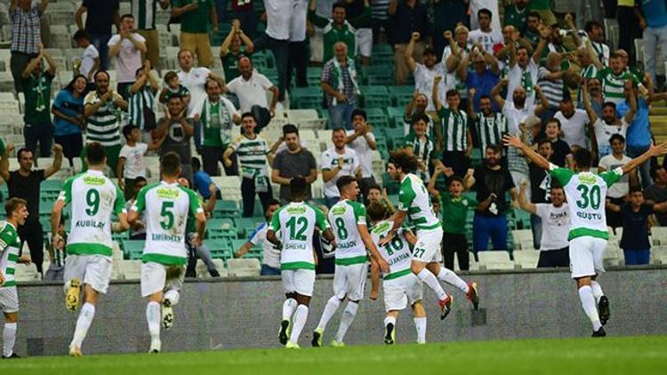 Bursaspor son düzlükte altyapısına güvenmedi! Unvanı Altınordu kaptı...