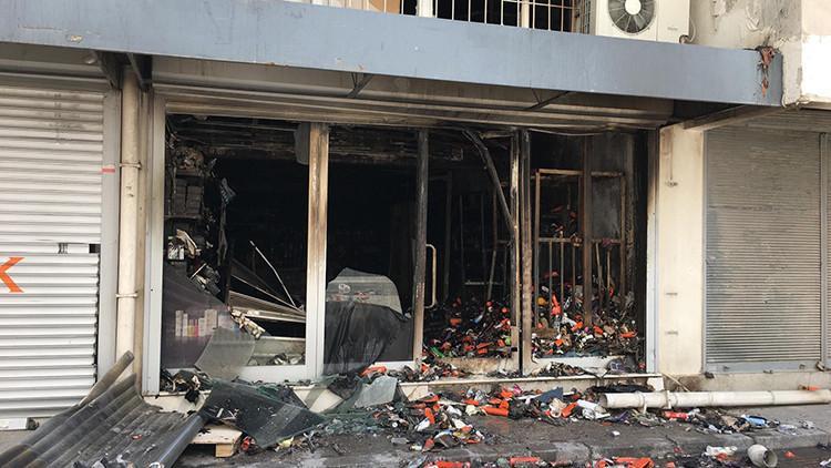 Kozmetik mağazasındaki yangında 4 iş yeri de zarar gördü
