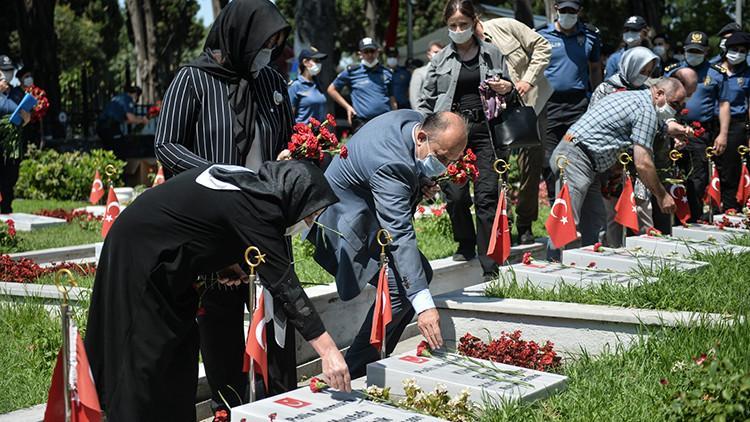 İstanbul Emniyet Müdürü Aktaş Polis Şehitliği'ni ziyaret etti