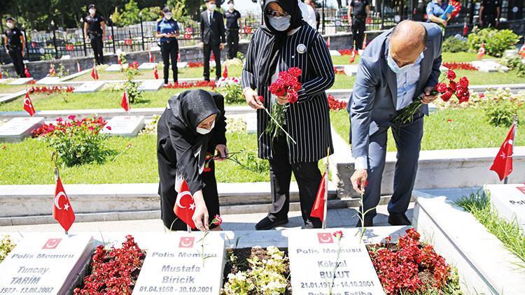 Polis şehitliğinde hüzünlü bayram