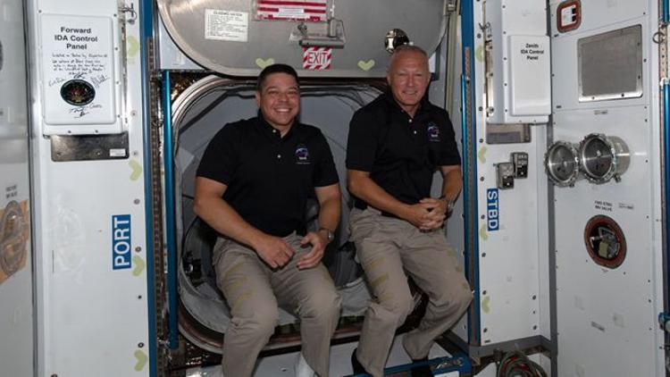 Astronotlar Space X aracıyla dünyaya bugün geri dönüyor