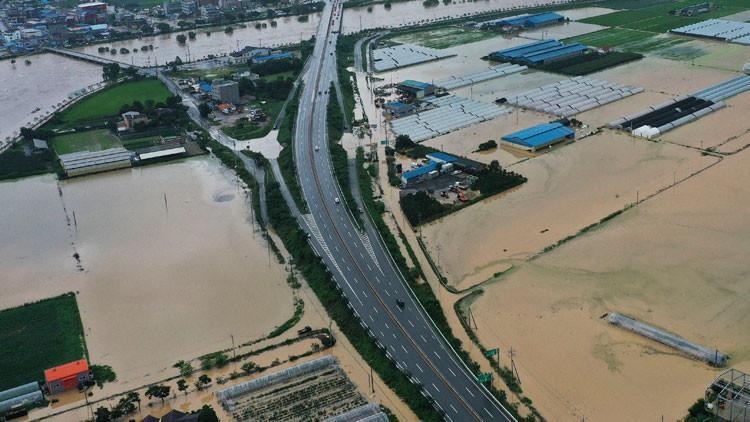 Son dakika... Güney Kore'de sağanak yağış faciası: 6 öldü, 7 kişi kayboldu