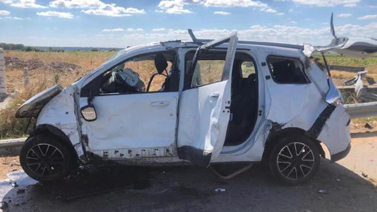 Kırklareli'de hafif ticari araç refüje çarptı: 2 ölü, 2 yaralı