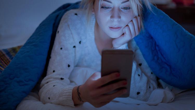 Gece modunun telefonlara ne gibi faydaları var?