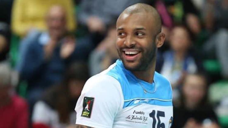 Brezilyalı voleybolcu Caio Alexandre Oliveira'ya coşkulu karşılama