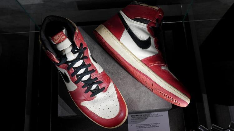 Michael Jordanın giydiği ayakkabı açık artırmada 615 bin dolara satıldı