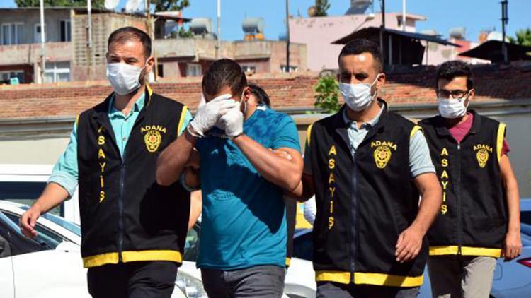 İşçi emeklisinin 220 bin liralık altınını, polis ve savcı yalanıyla dolandıran ikili tutuklandı