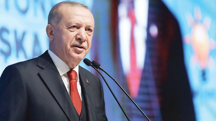 '19 yıllık bu uzun yolculukta böbürlenenler, kibrine yenik düşenler oldu'