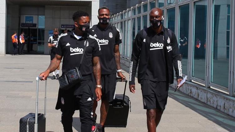 Beşiktaş, PAOK maçı için Yunanistan'a vardı