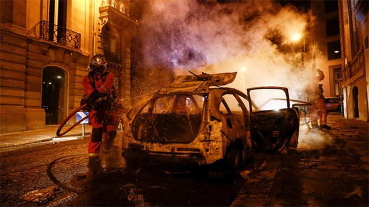 PSG'liler Paris'i yaktı: 16 polis yaralandı, 148 kişi gözaltına alındı