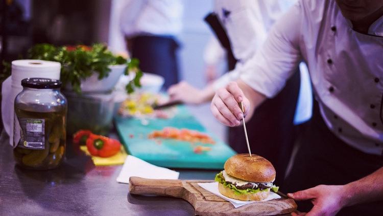 Yeme içme sektörünün yeni trendi: Var olmayan restoranlar