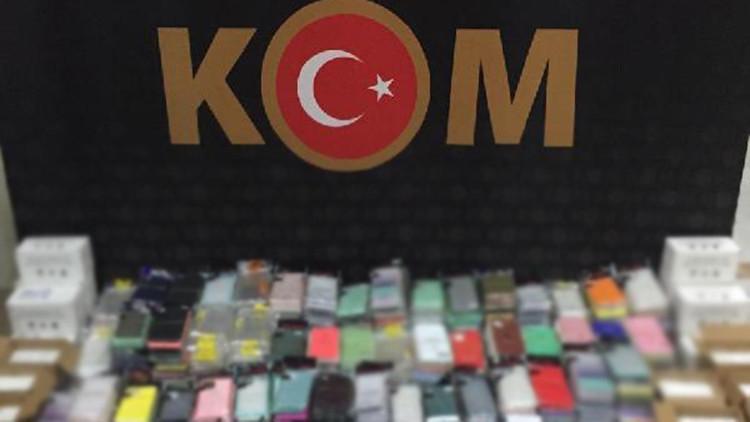 Bolu'da 100 bin TL değerinde kaçak telefon aksesuarları ele geçirildi