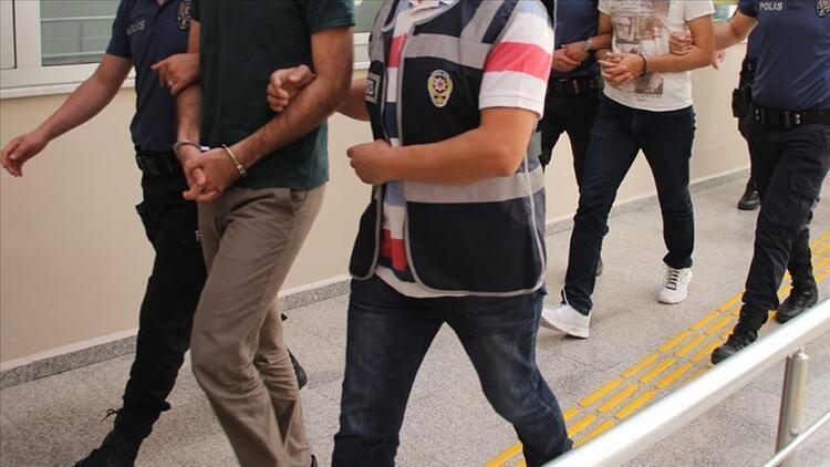 Foça açıklarında 7 FETÖ şüphelisi yakalandı