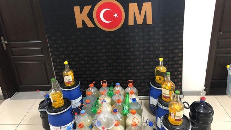 Mersin'de apartman dairesinde 425 litre sahte içki bulundu