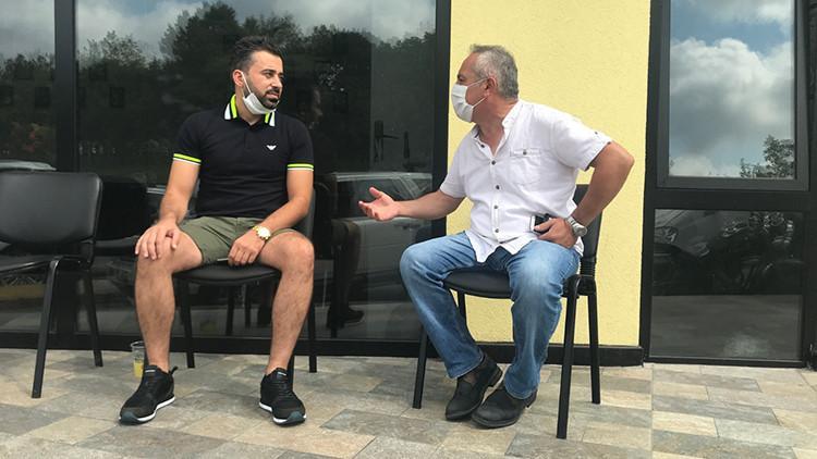 Taksisinde bulduğu 2 bin 500 doları sahibine teslim etti