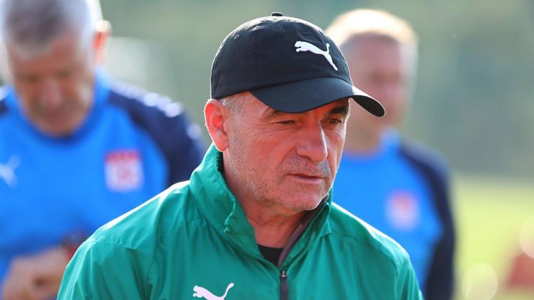 Rıza Çalımbay: "Sivasspor olarak yaklaşık 20 hafta içi karşılaşması oynayacağız..."
