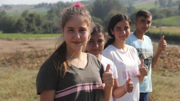 Ceyhan'da tarlada çalışıp çobanlık yapan öğrenciler fen lisesini kazandılar