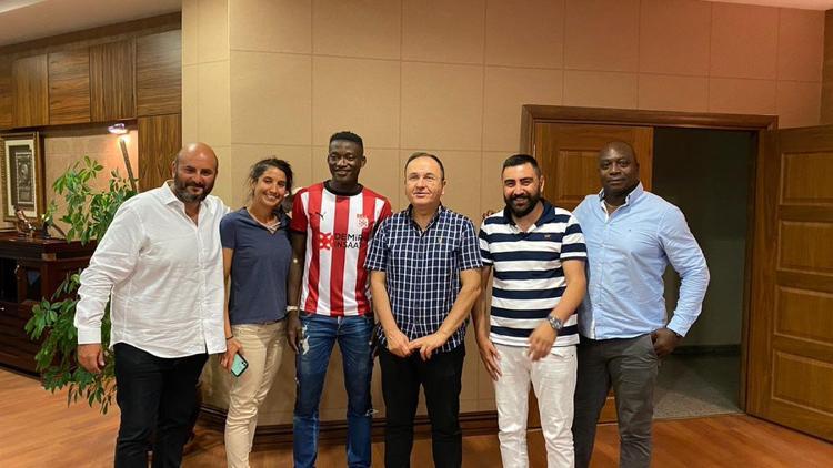 Son dakika | Sivasspor, Angers'den Casimir Ninga'yı transfer etti