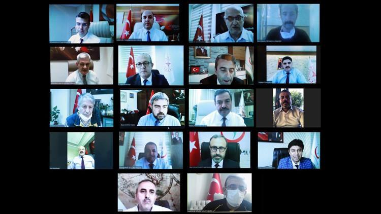Bakan Koca'dan kritik toplantı