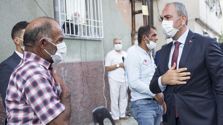 Adalet Bakanı Abdulhamit Gül'den Gaziantep'te şehit ailesine taziye ziyareti