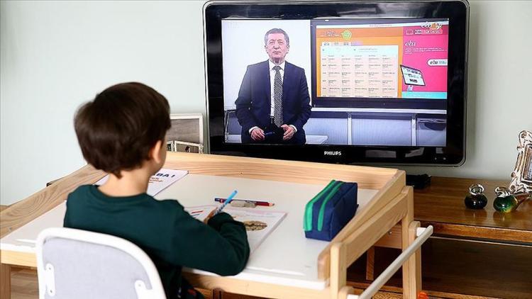 Yeni eğitim-öğretim yılı, uzaktan eğitimle yarın başlıyor