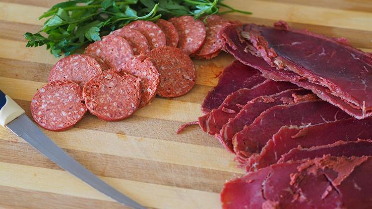 Koronavirüs salgını pastırma ve sucuğa dokunamadı
