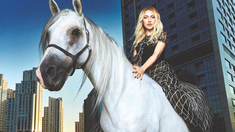 Hadise’nin küçük yolu