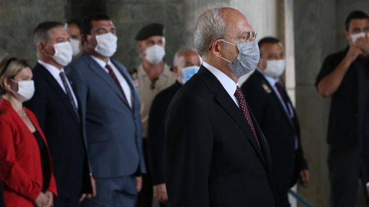 Kılıçdaroğlu, CHP'nin kuruluş yıl dönümünde Anıtkabir'i ziyaret etti