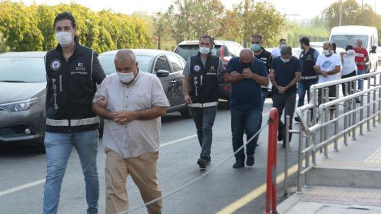 Zimmetlerine milyonlarca lira geçiren enstitü çalışanı 1'i kadın 5 kişi tutuklandı