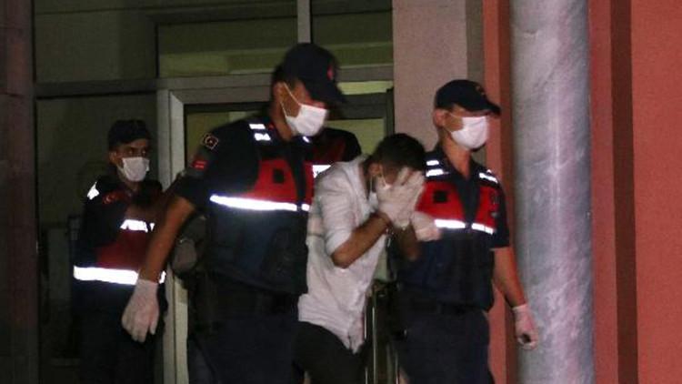 ‘Dezenfekte edeceğiz’ yalanıyla girdikleri evde hırsızlık yapan 5 kişiden 3'ü tutuklandı