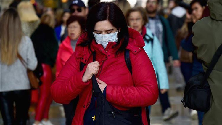 Yunanistan'da koronavirüs günlük vaka sayısında yeni rekor