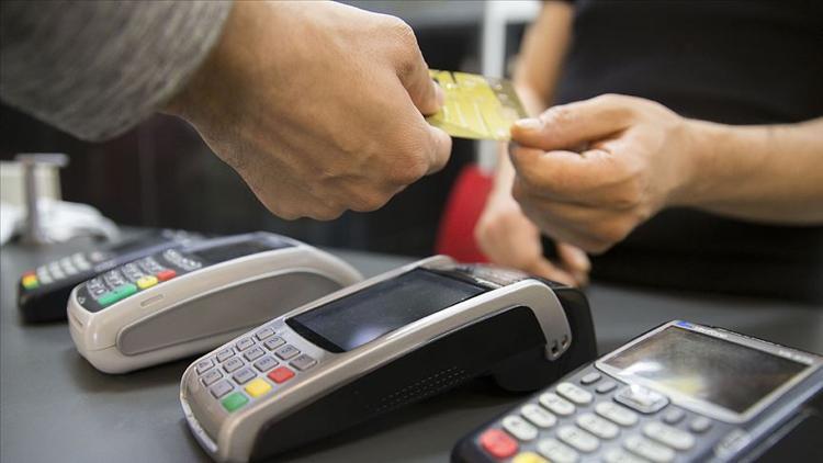Kartlarla yapılan her 5 ödemenin 2'si banka kartlarıyla gerçekleşti