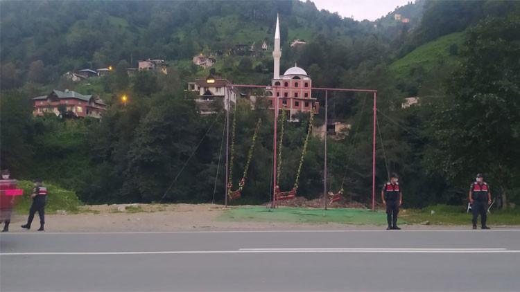 İzinsiz kurulmuştu... Fırtına Vadisi'ndeki salıncaklar kaldırıldı