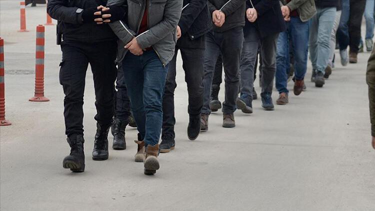 FETÖ şüphelisi 60 avukata gözaltı
