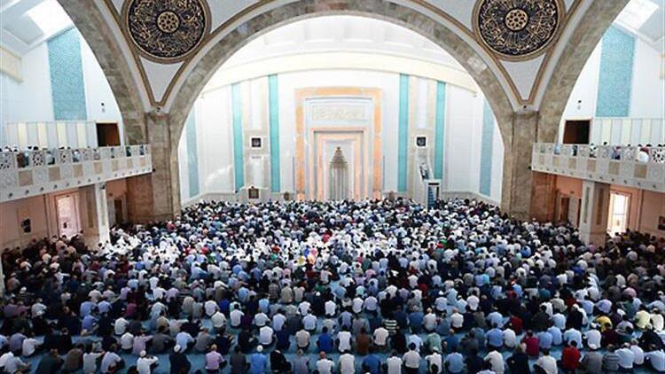 Diyanet’ten ‘din istismarı’na karşı cuma hutbesi